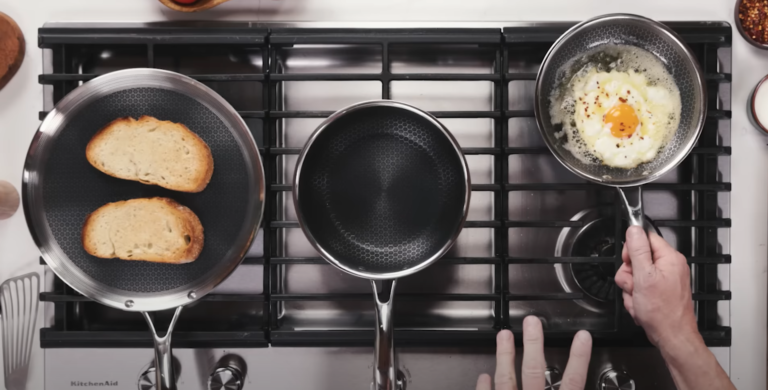 Gordon Ramsay Makes Scrambled and Fried Eggs